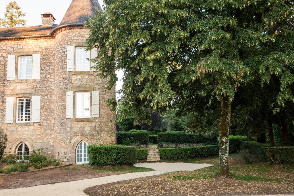 ホテル シャトー ドゥ マラヴァル Cénac-et-Saint-Julien エクステリア 写真